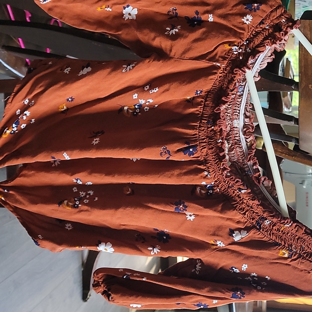 EUC  MIMI CHICA Burnt orange Off the shoulder top